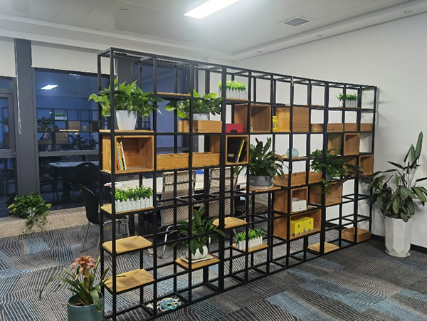 金年会内窥镜在该机械设备公司演示、交流,图为该客户办公现场